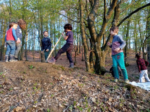 ARHEIA - Primavara plantam